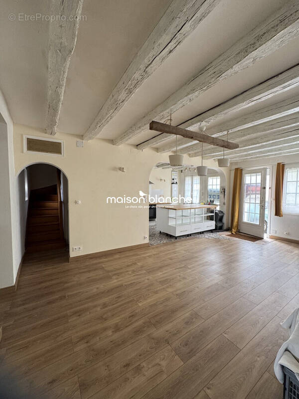 Maison 137 m² à La Chapelle-Sur-Loire  - photo 2
