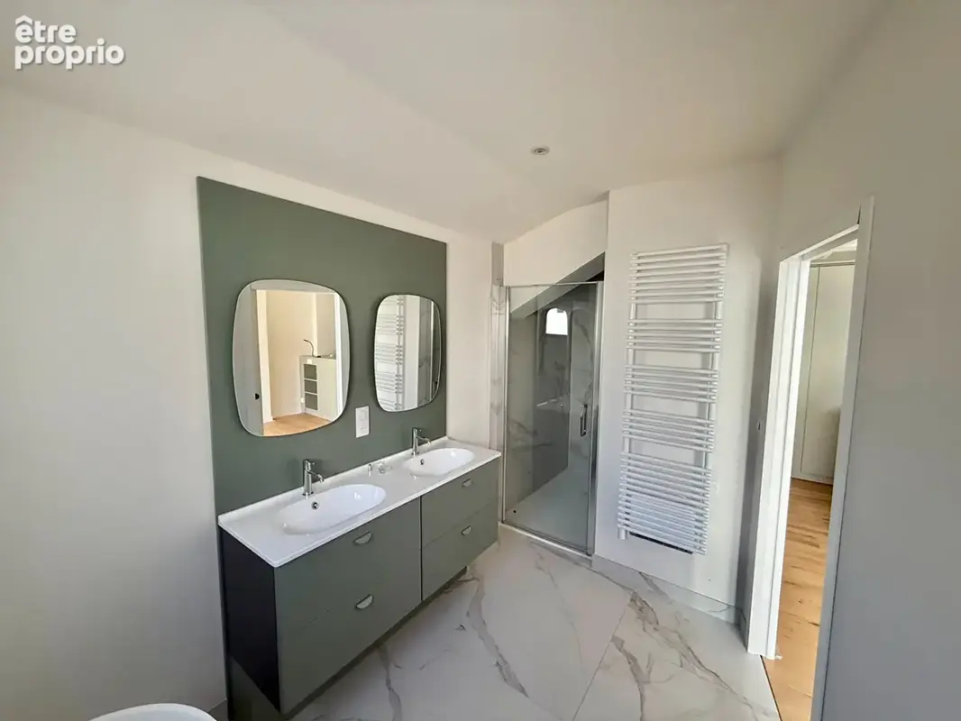 VICHY / Maison de ville type loft neuf de près de 200 m², prestations haut de gamme ! - photo 4