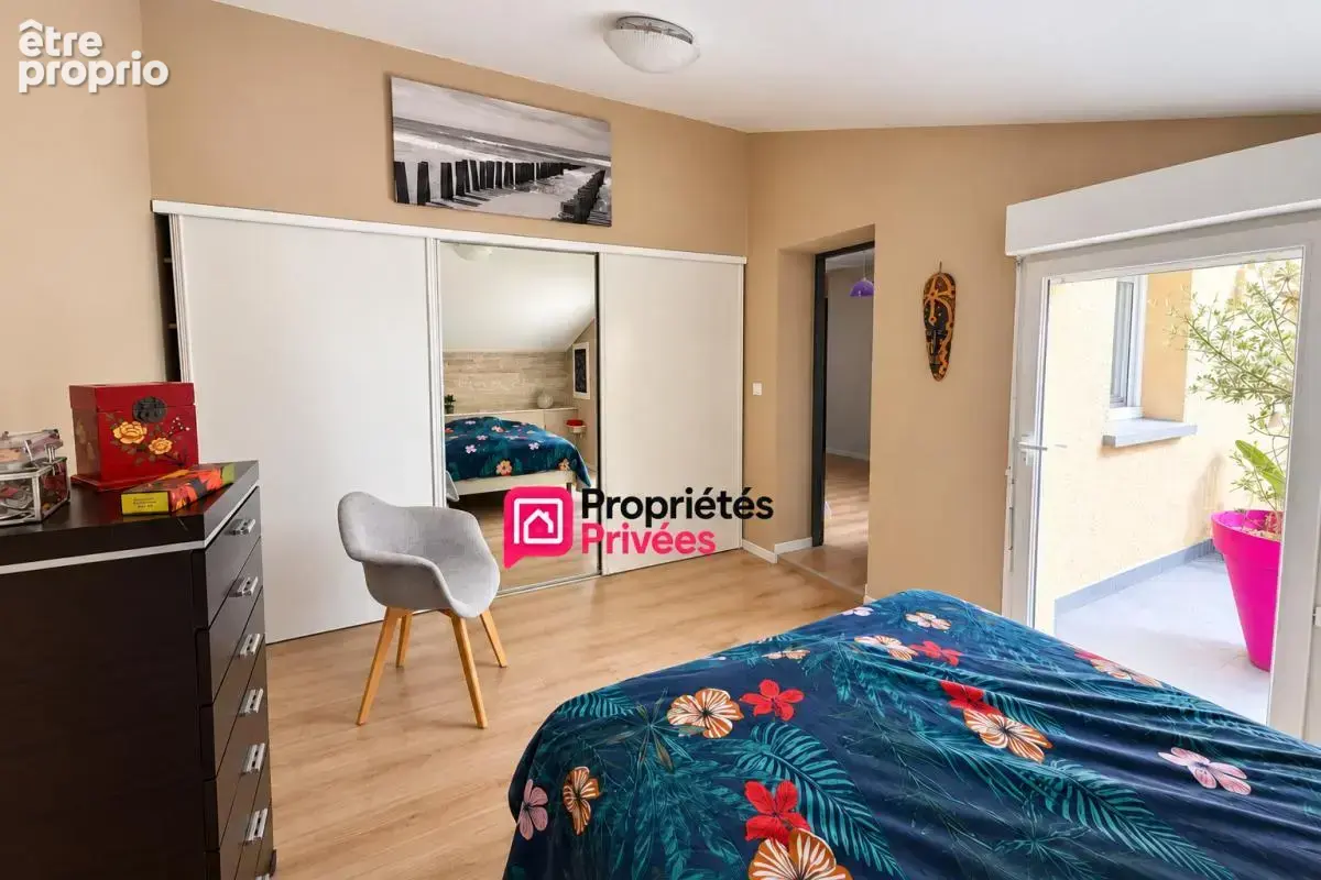 Plain-pied T6 de 123 m² à vendre avec piscine sans vis-à-vis CHÂTEAUGAY 63119 - photo 12