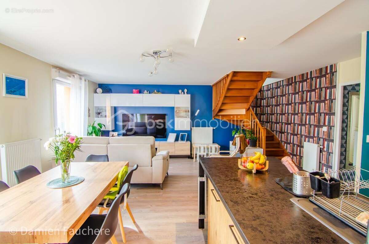 Maison à VAUX-LE-PENIL