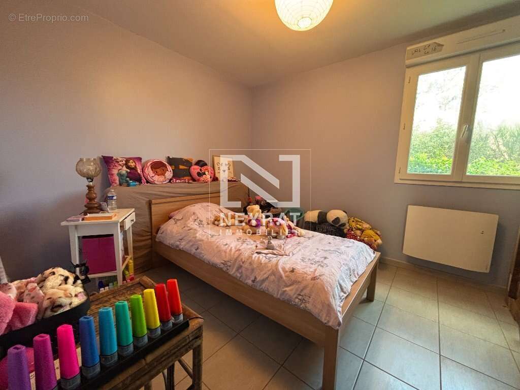 Maison - 4 chambres - MONTCENIS - 318,50 m2 - 290 000 € - photo 9