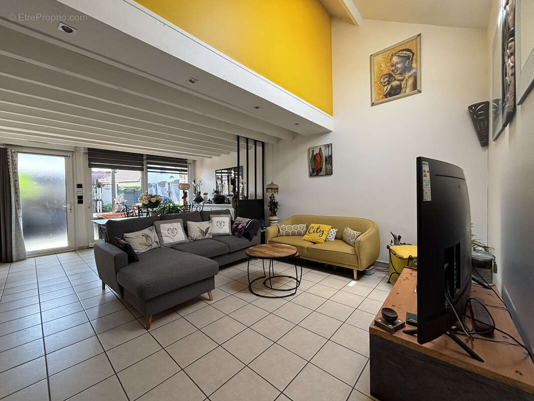 Appartement à LE PERRAY-EN-YVELINES