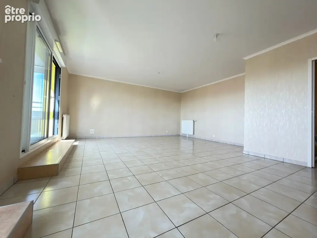 Appartement dernier étage avec belle véranda dans le quartier du Pertuischaud - photo 7