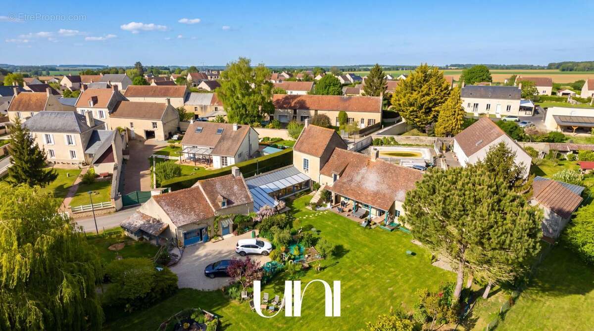 Maison 373 m² à Airan  - photo 5