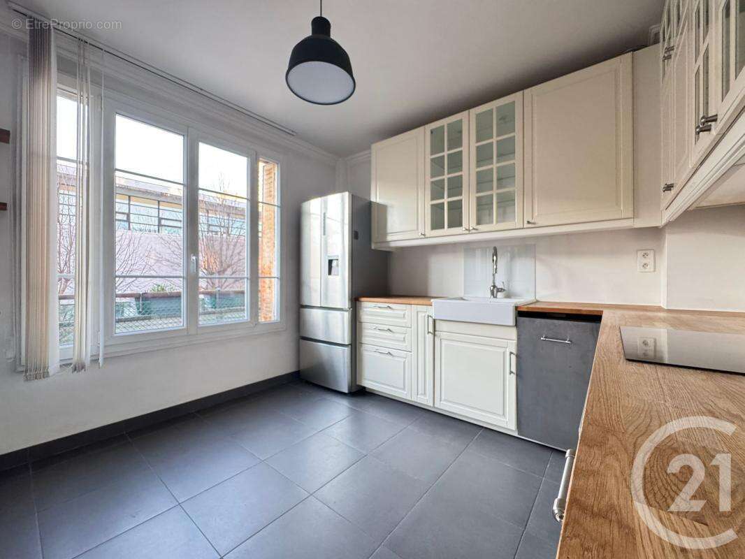 Appartement à FONTENAY-SOUS-BOIS
