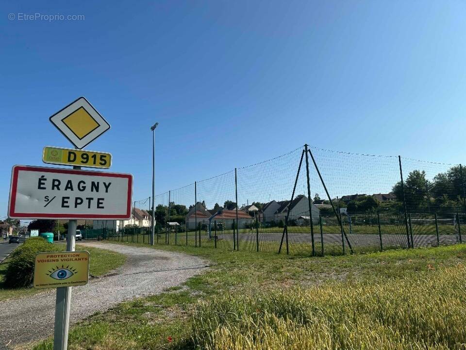 Terrain à ERAGNY-SUR-EPTE