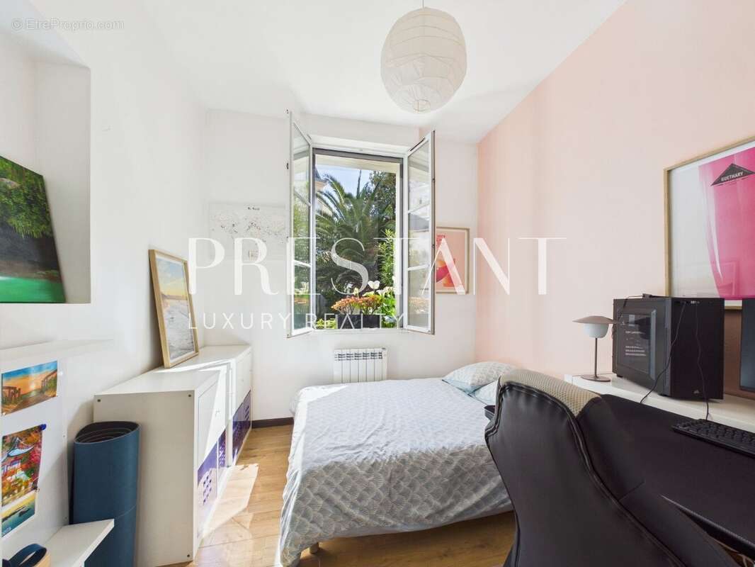 Biarritz hyper-centre : appartement d'exception avec jardin privatif de 250 m2 et garage - photo 8