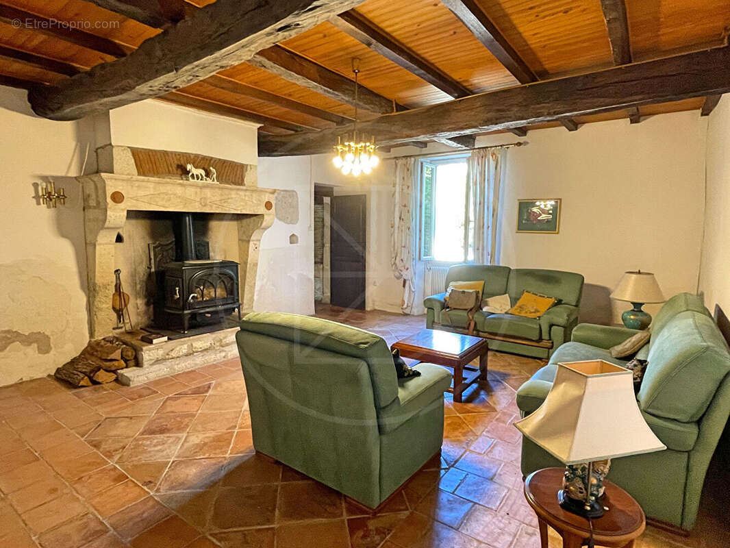 Maison à RAZAC-DE-SAUSSIGNAC