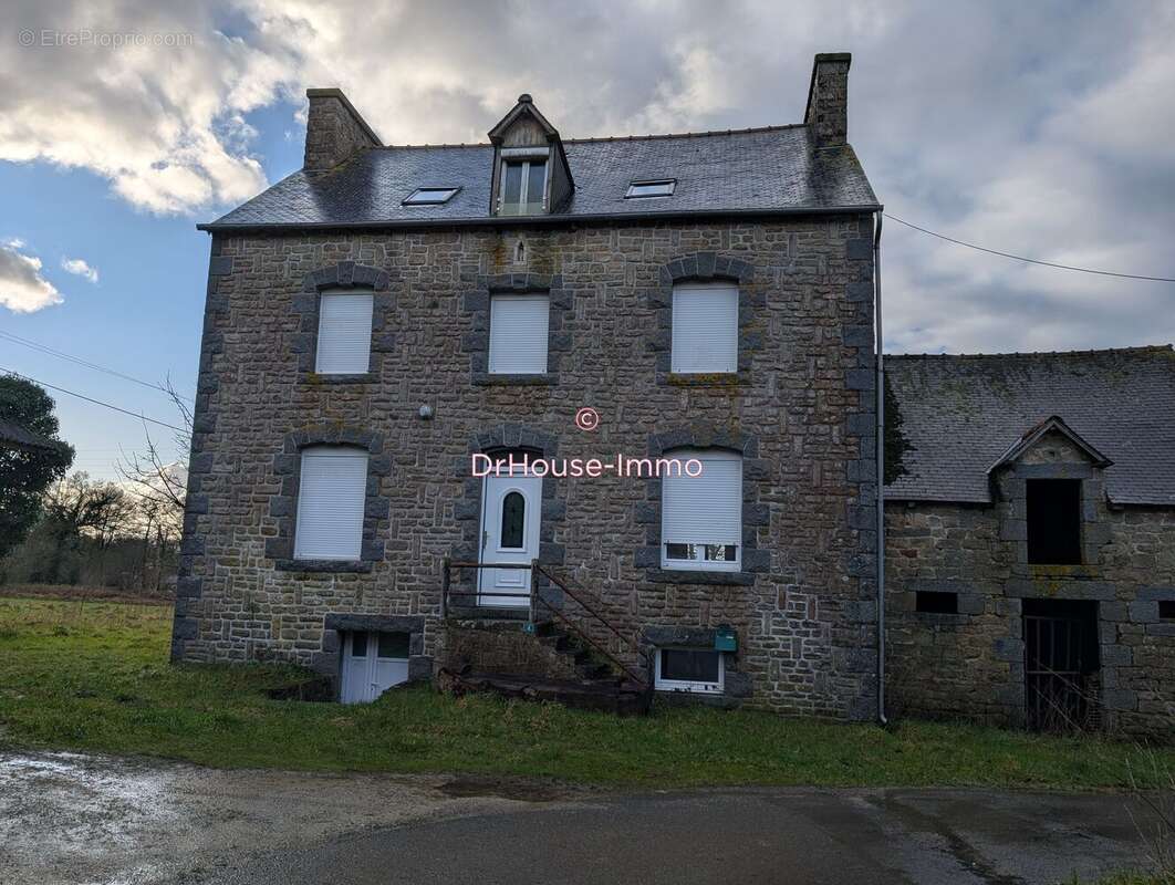 Maison à SAINT-GILLES-DU-MENE