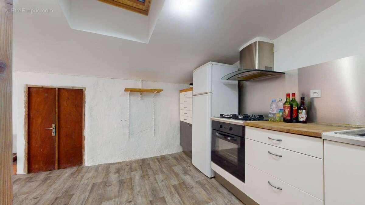 Maison de village de caractère avec garage, terrasse panoramique et plus de 240 m² utiles – Le Luc-en-Provence (83340) - photo 3