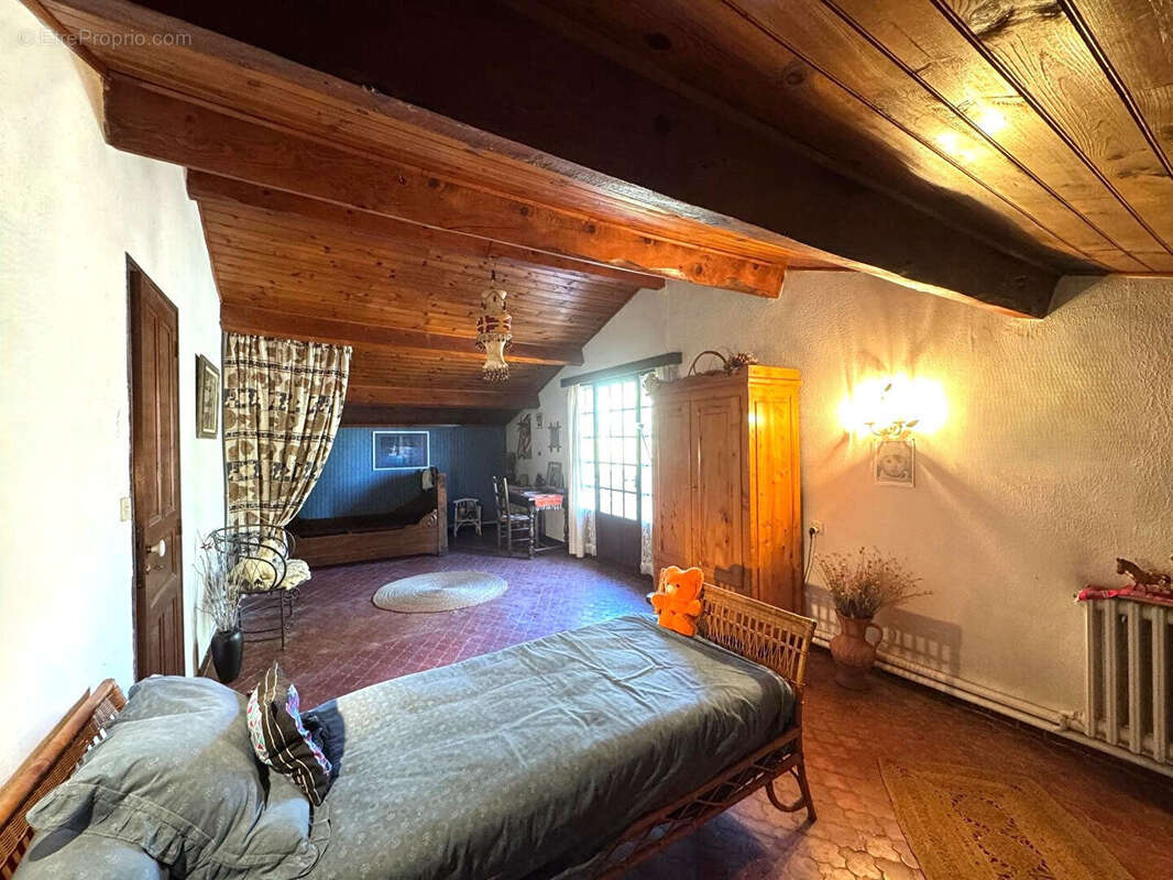 Maison à L'ISLE-SUR-LA-SORGUE