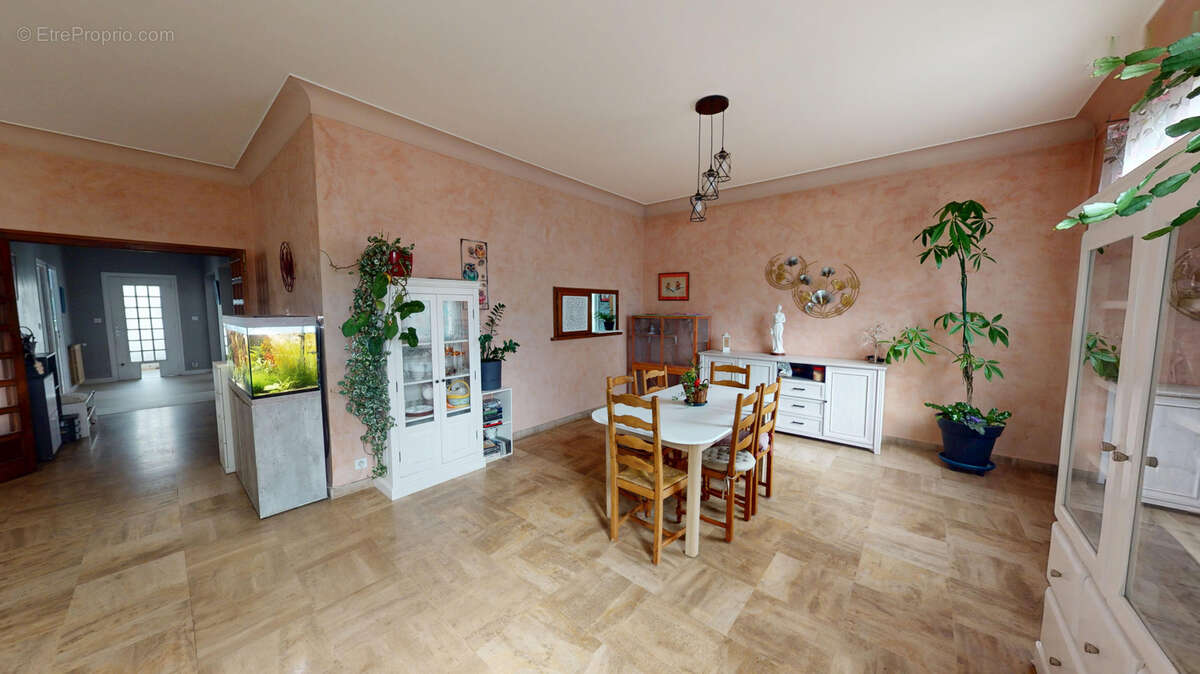 Maison sur sous sol complet et terrain attenant - photo 5