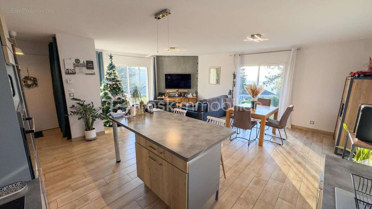 Maison à VEYRE-MONTON