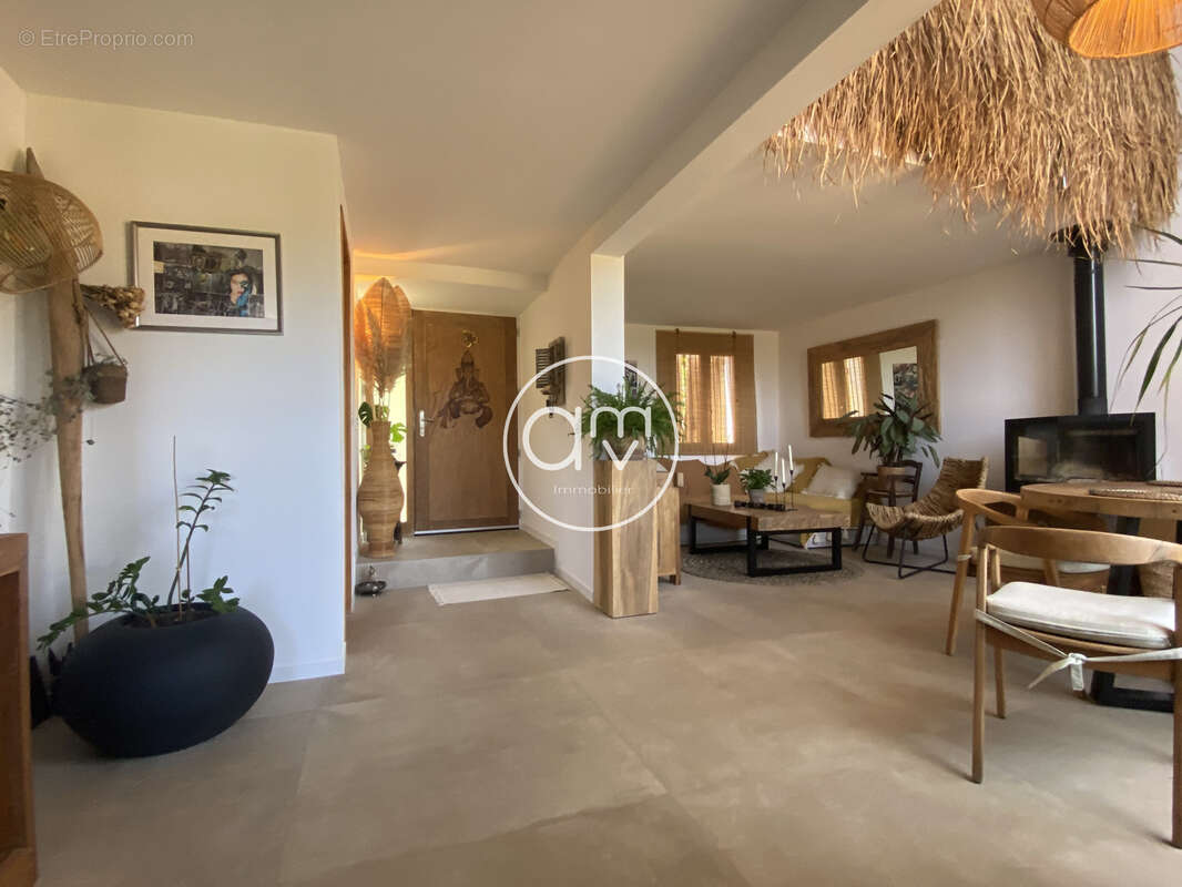 Maison à LA LONDE-LES-MAURES