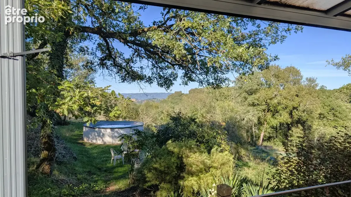 Propriété avec vue, au calme sur plus de 4 hectares - photo 11
