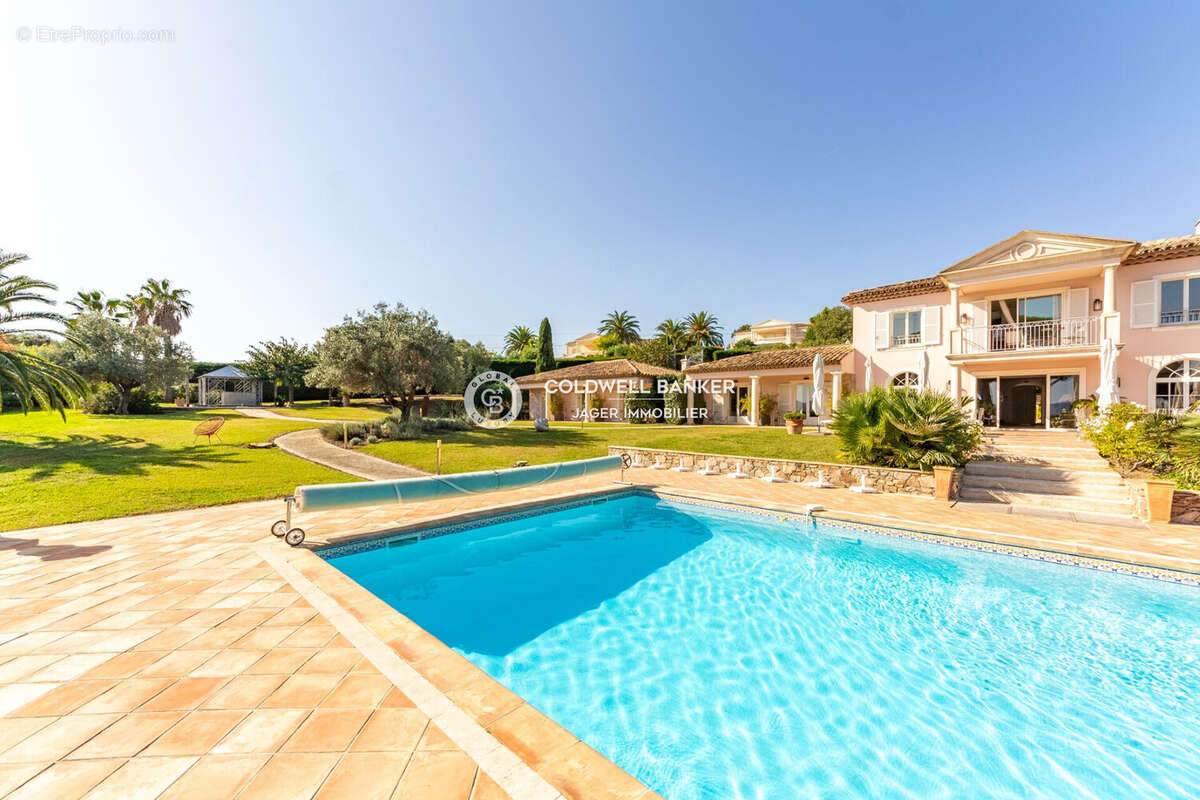 Maison 614 m² à Grimaud  - photo 4