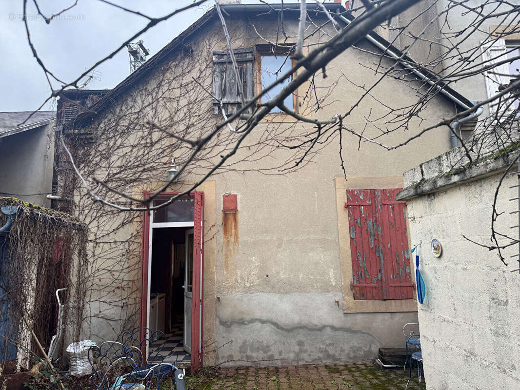 Maison à YZEURE