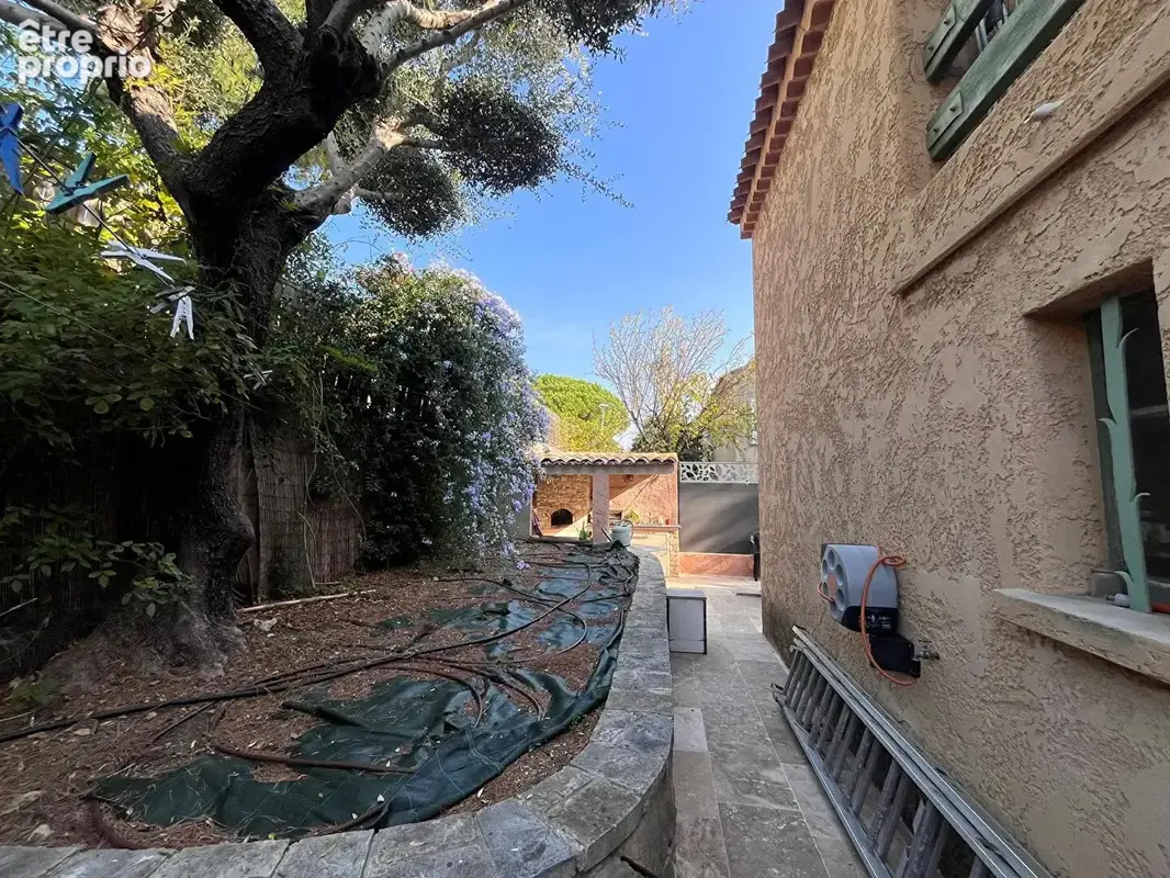 Superbe villa spacieuse , vue mer à La Ciotat - photo 17
