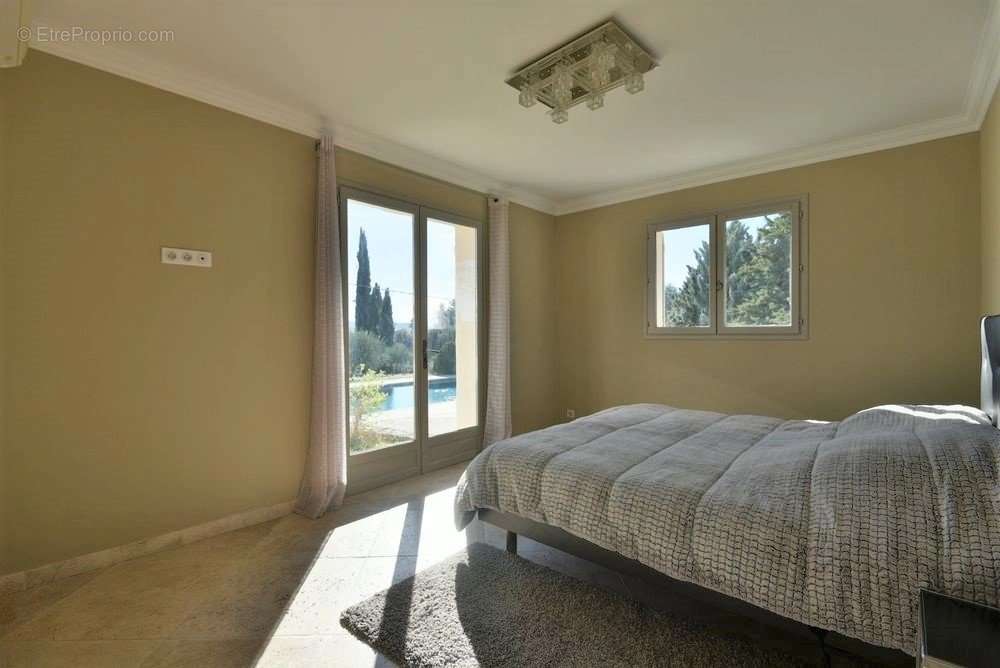 Maison à MONTAUROUX