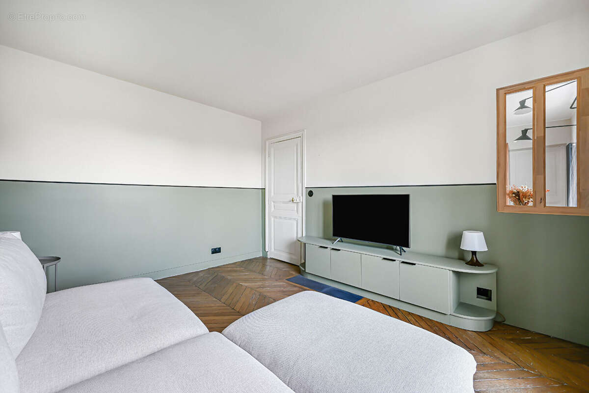 Appartement à PARIS-14E