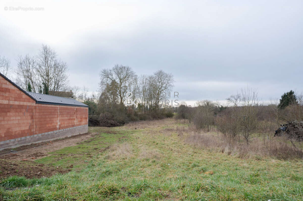 Terrain à CHAUDENEY-SUR-MOSELLE