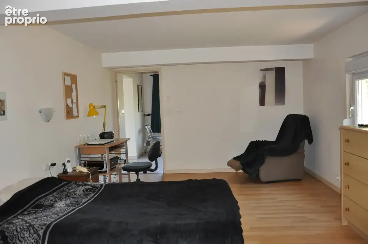 Charmante maison de campagne avec 2,5 hectares de prairie à Châtelus - photo 8