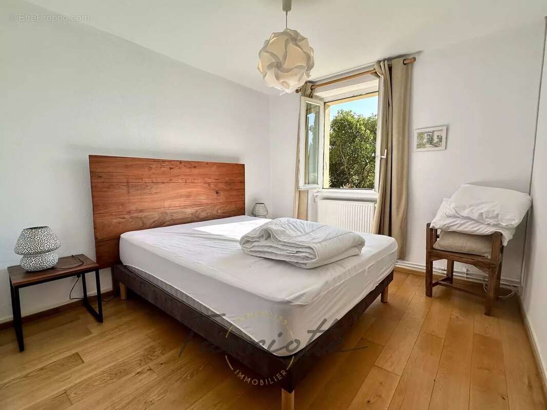 Maison à MONTELIMAR