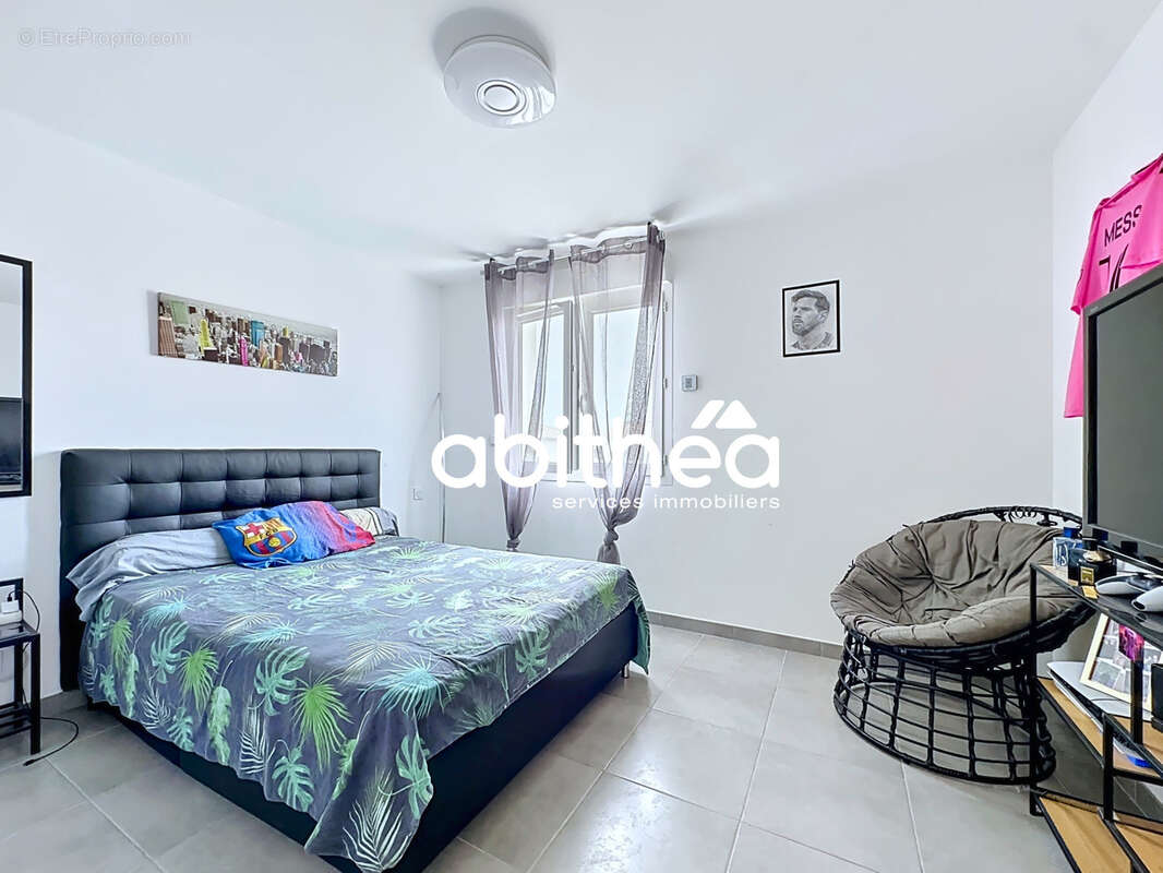 Villa 3 faces - 131 m2 - 4 chambres dont 1 au rdc - jardin piscine et garage - montblanc - photo 17