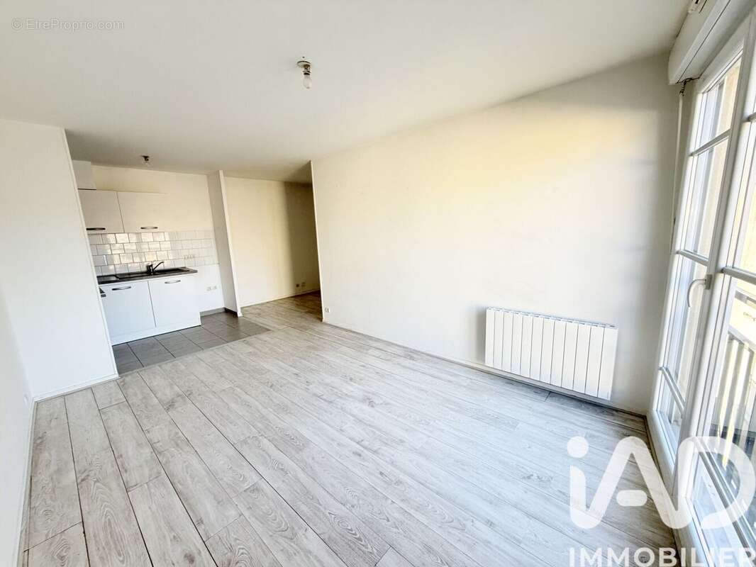 Photo 2 - Appartement à BRIE-COMTE-ROBERT