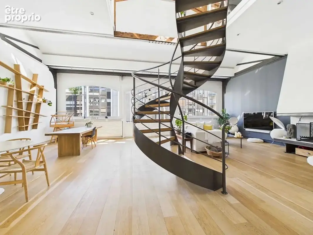 Paris xvii -  en dernier etage veritable atelier d'artiste rue aumont thieville ! - photo 5
