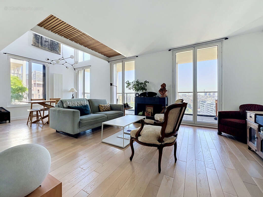 Appartement à PARIS-17E