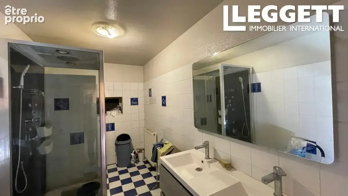 Grande maison de village de 5 chambres avec terrain, nombreuses dépendances et allée privée - photo 5