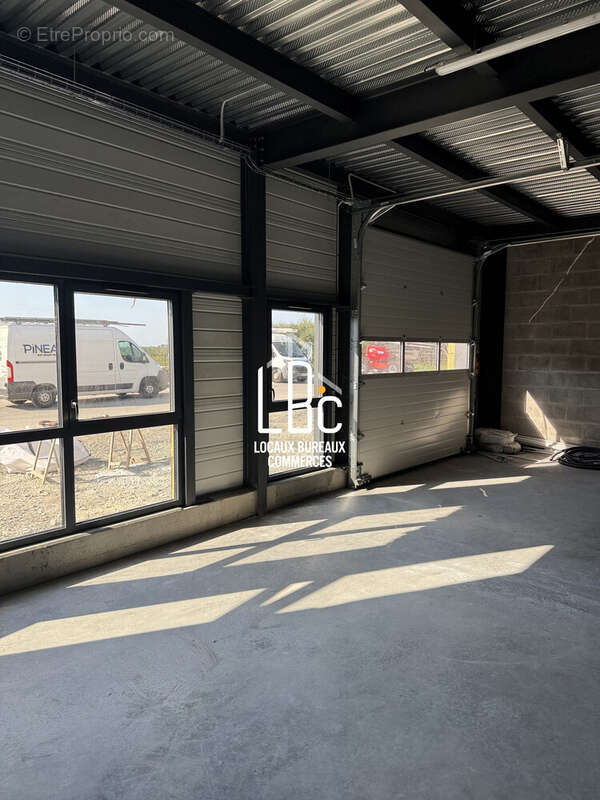 Commerce à BASSE-GOULAINE