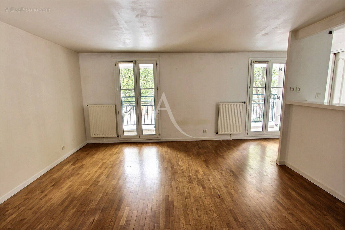 Appartement à COURBEVOIE