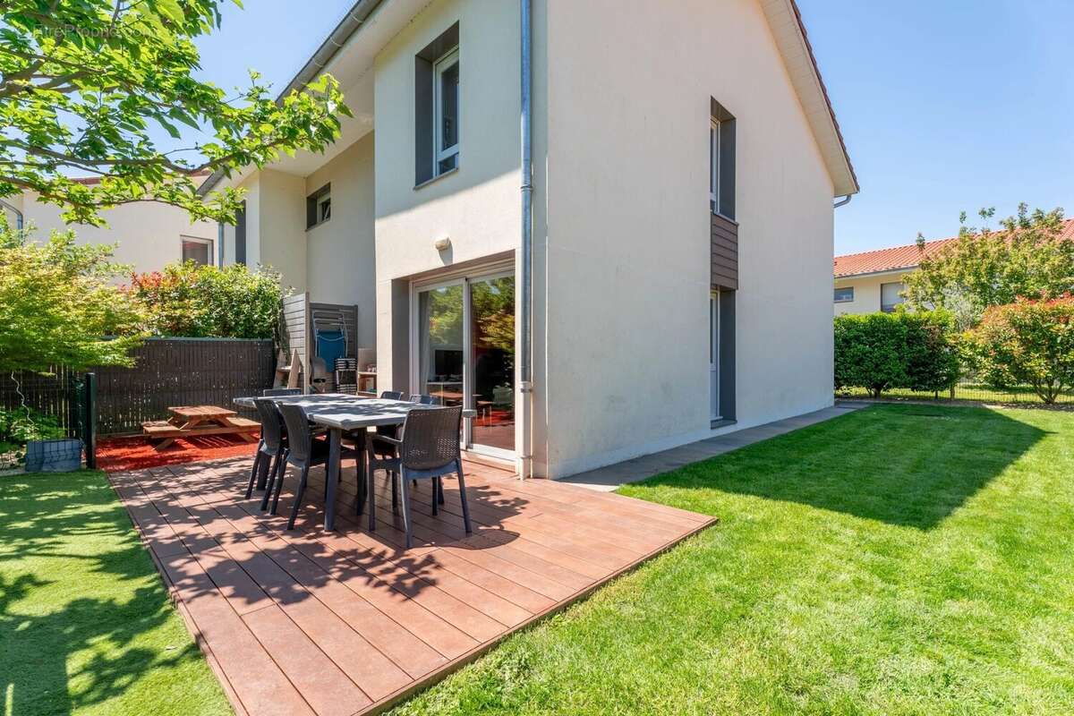 Maison à SIMANDRES