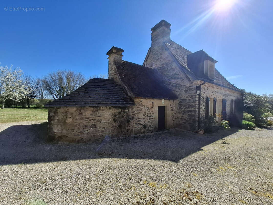 Maison à GENIS