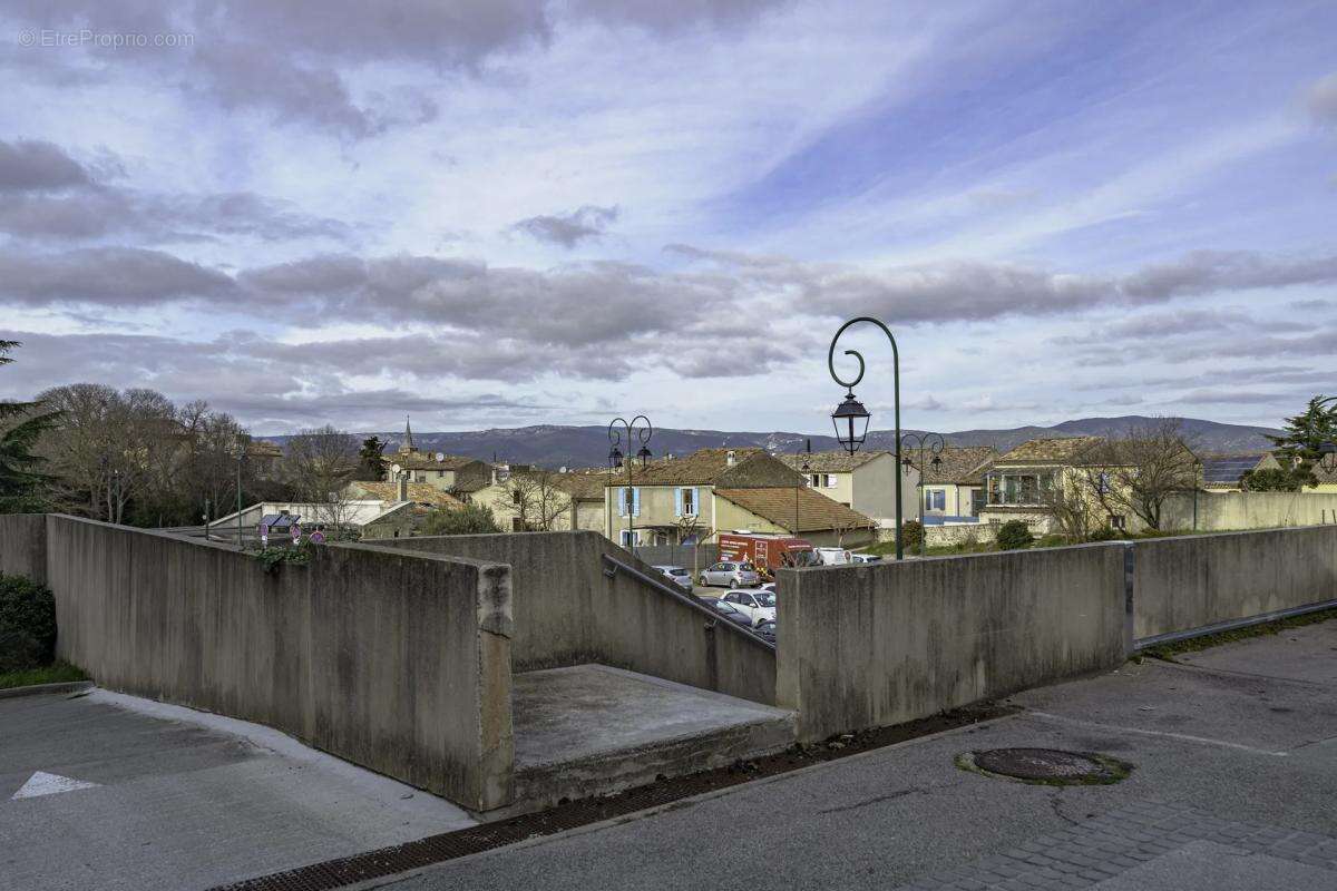 Appartement à LA ROQUE-D'ANTHERON