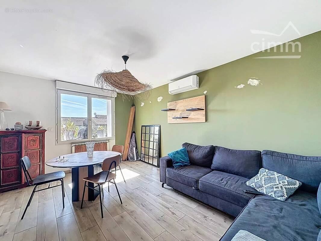 Appartement à PERNES-LES-FONTAINES