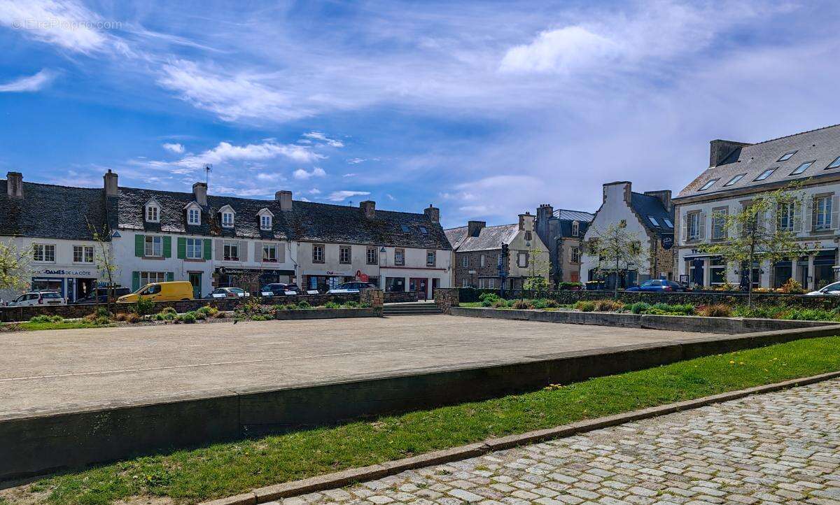 Autre à PLOUGASNOU