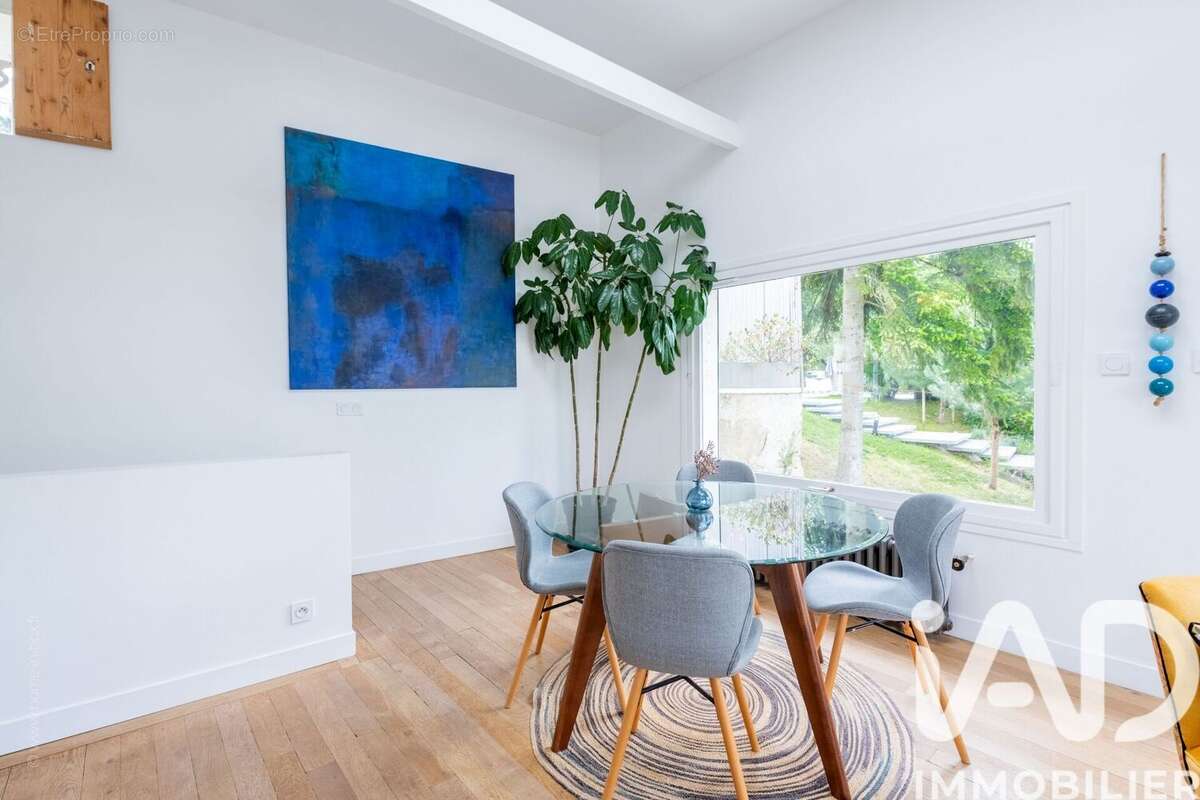 Photo 4 - Maison à LA CELLE-SAINT-CLOUD