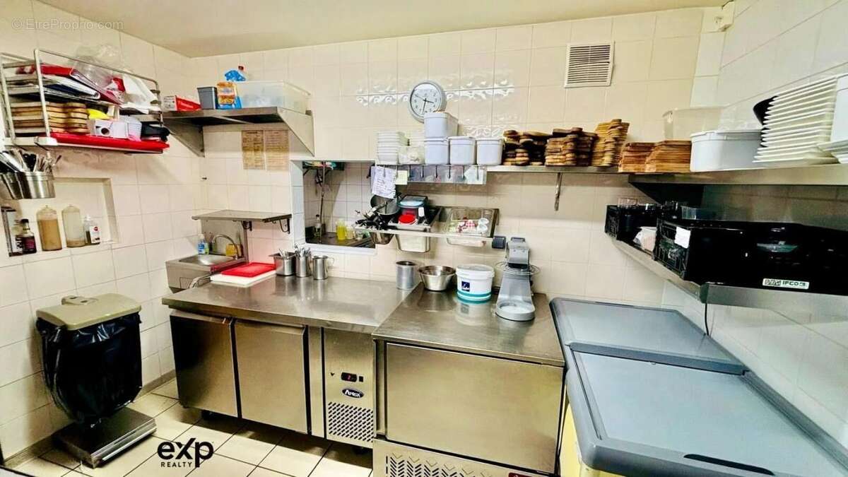 Commerce à SAINT-FRANCOIS-LONGCHAMP