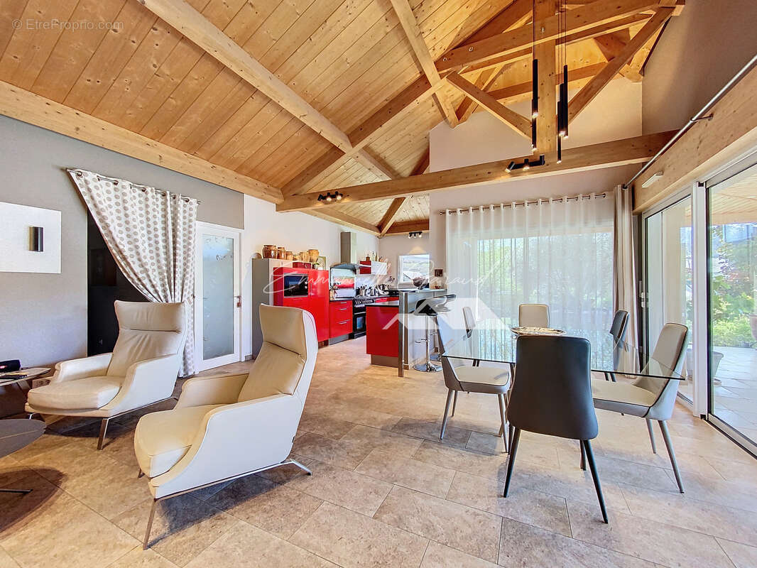 Maison à SAINT-JEAN-DU-BRUEL