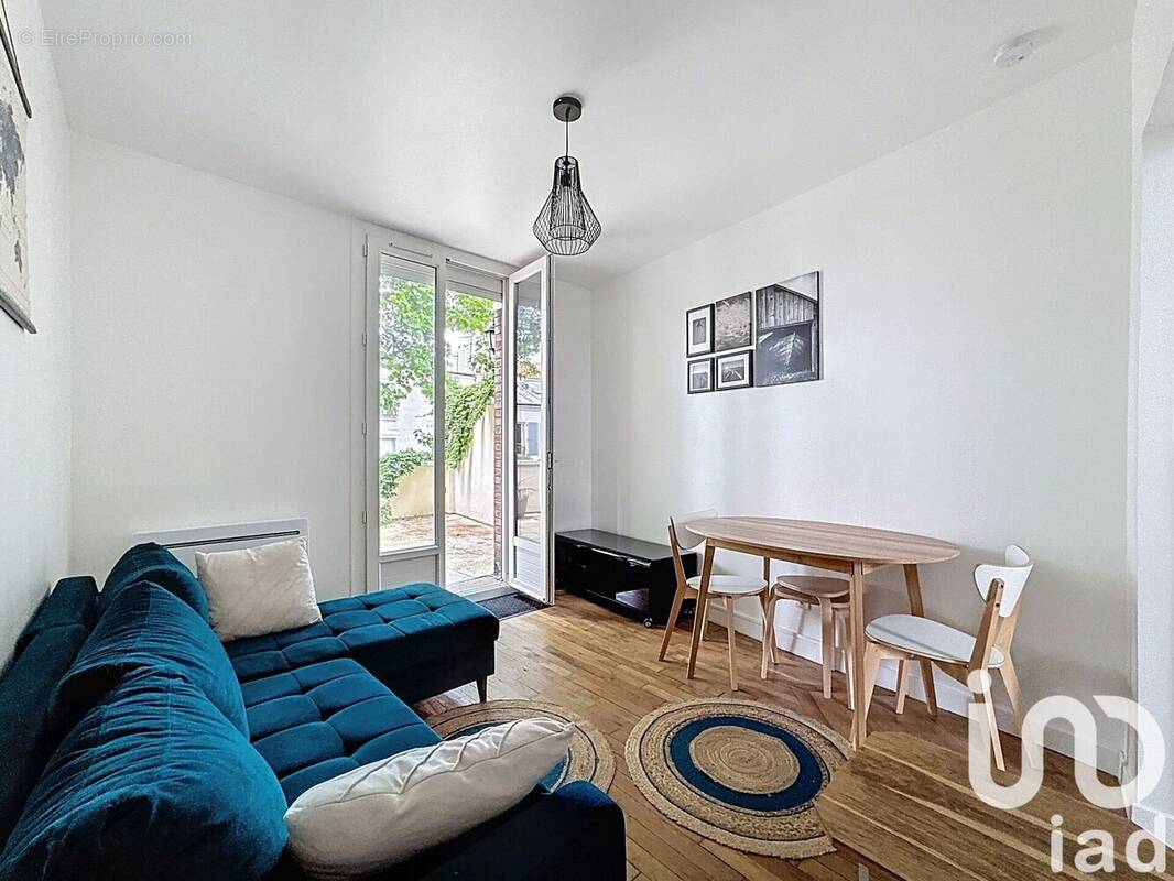 Photo 1 - Appartement à LES LILAS