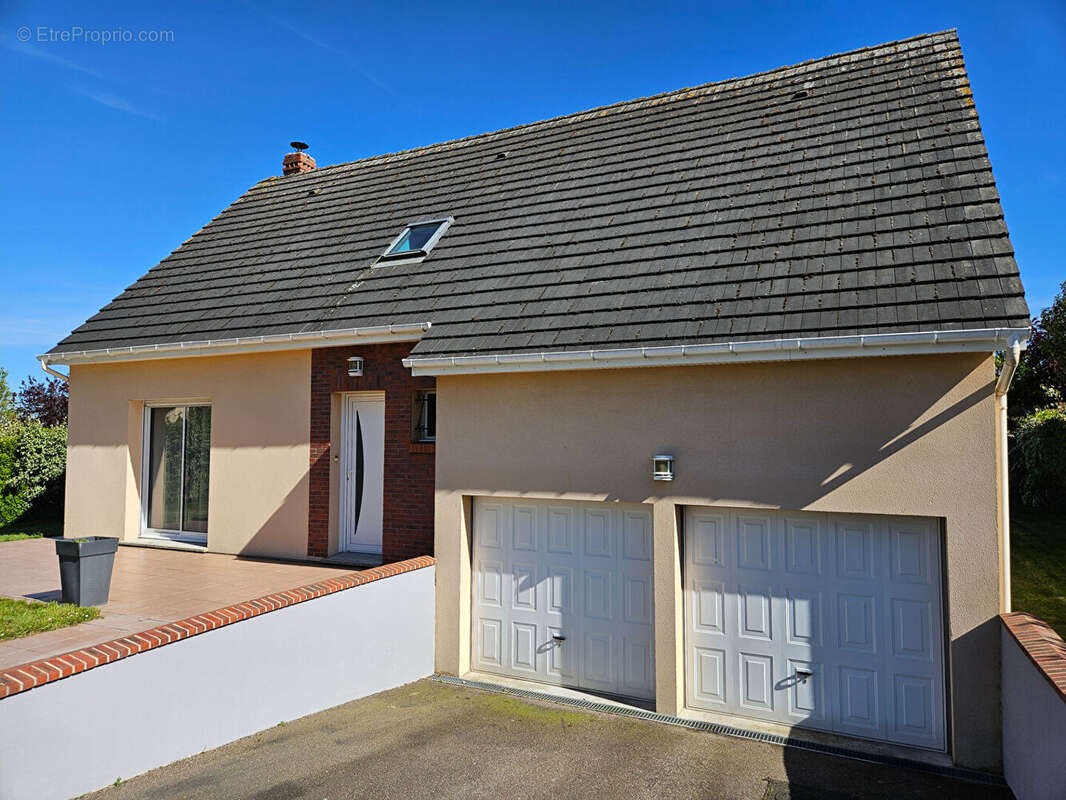 Maison à LA NEUVILLE-CHANT-D'OISEL