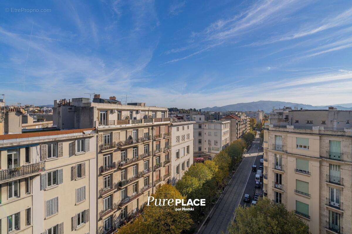 Appartement à MARSEILLE-4E