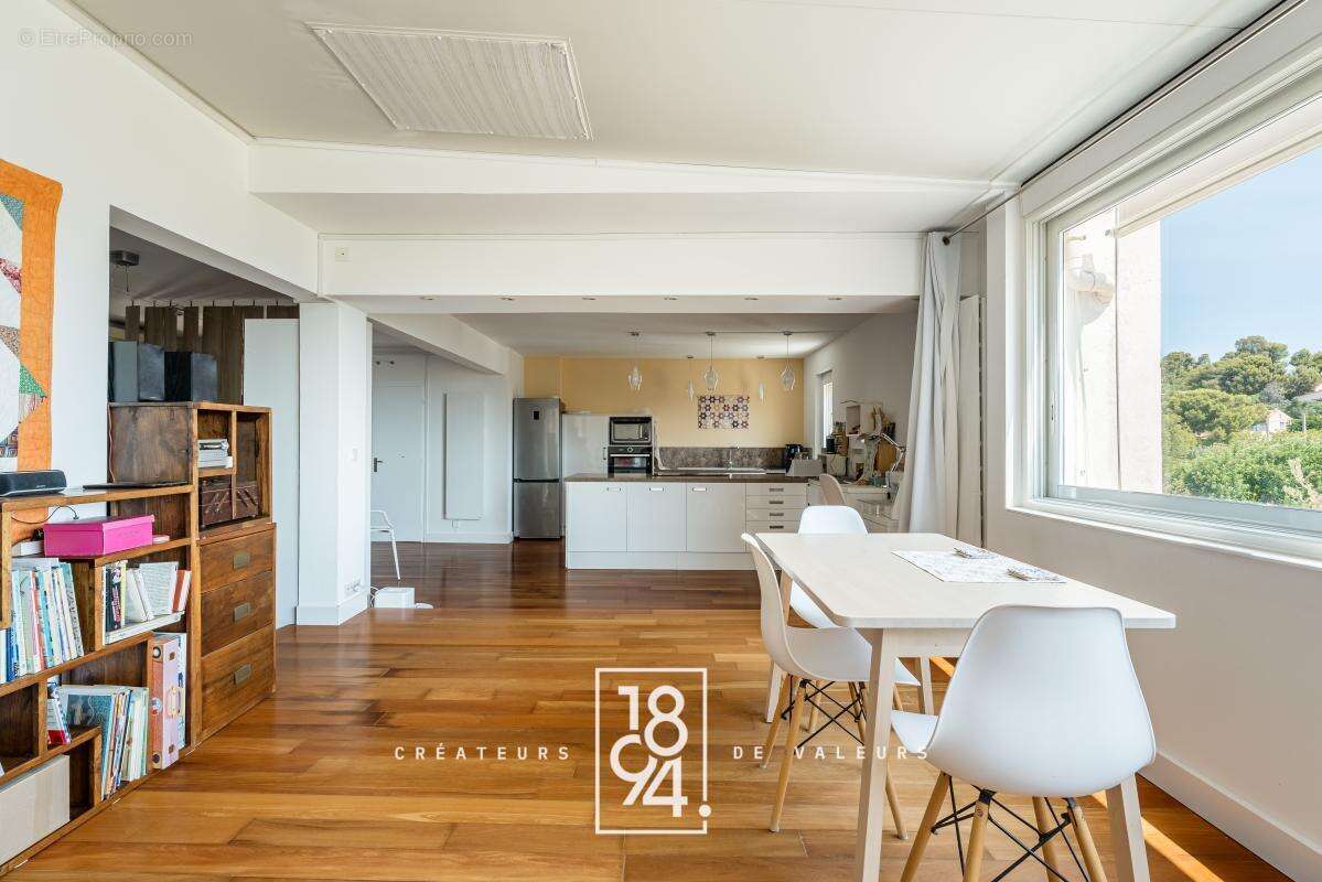 Appartement  Loft  atelier 85 m2  vue mer - photo 5