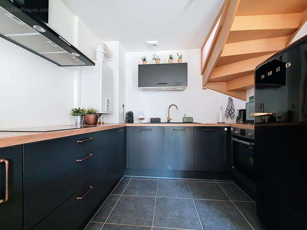 Maison à SEREZIN-DU-RHONE