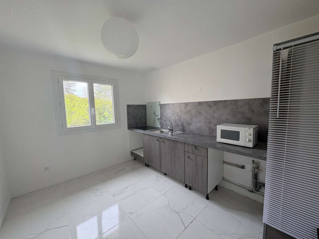 Maison à VILLENEUVE-SUR-YONNE