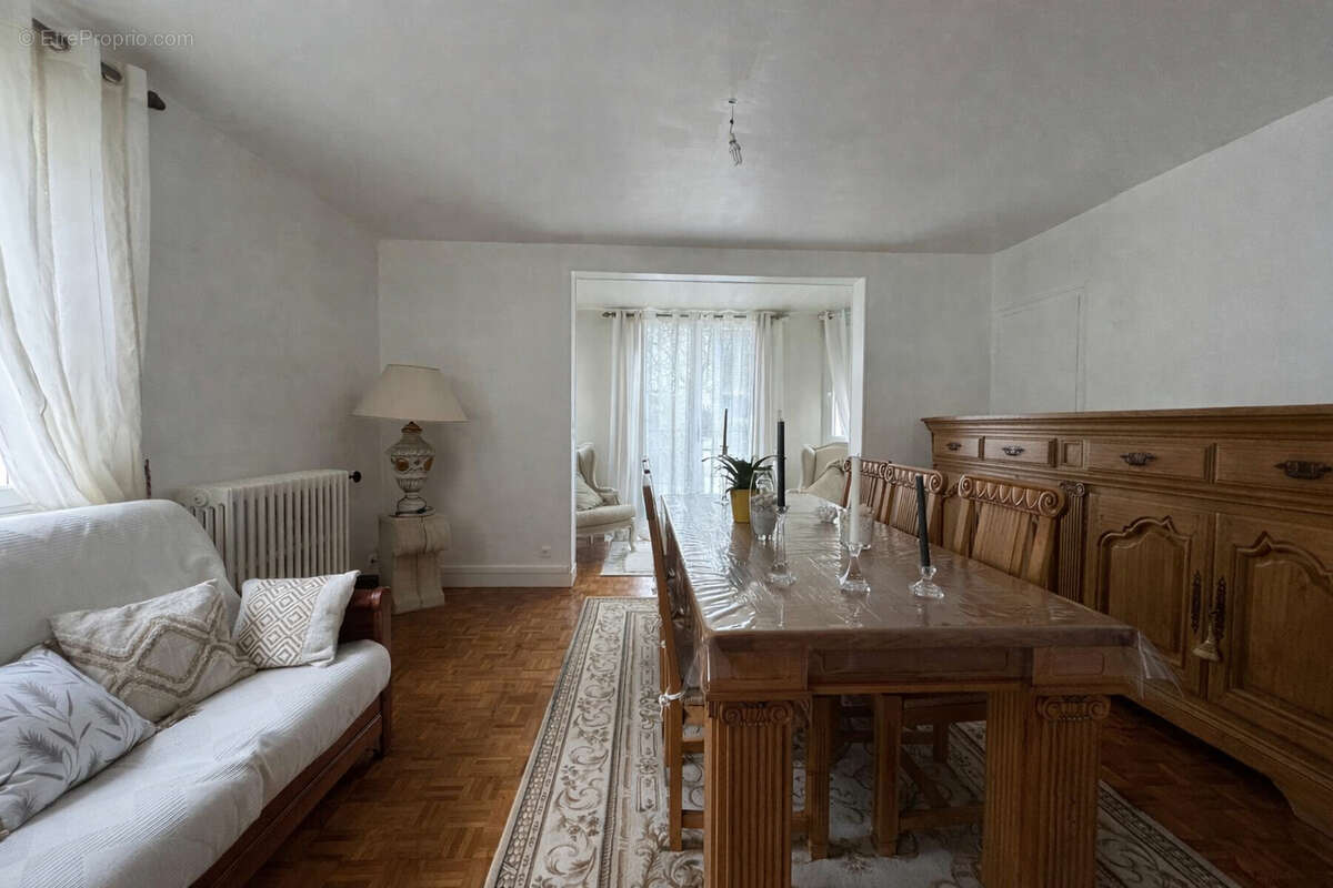 Maison à ORRY-LA-VILLE