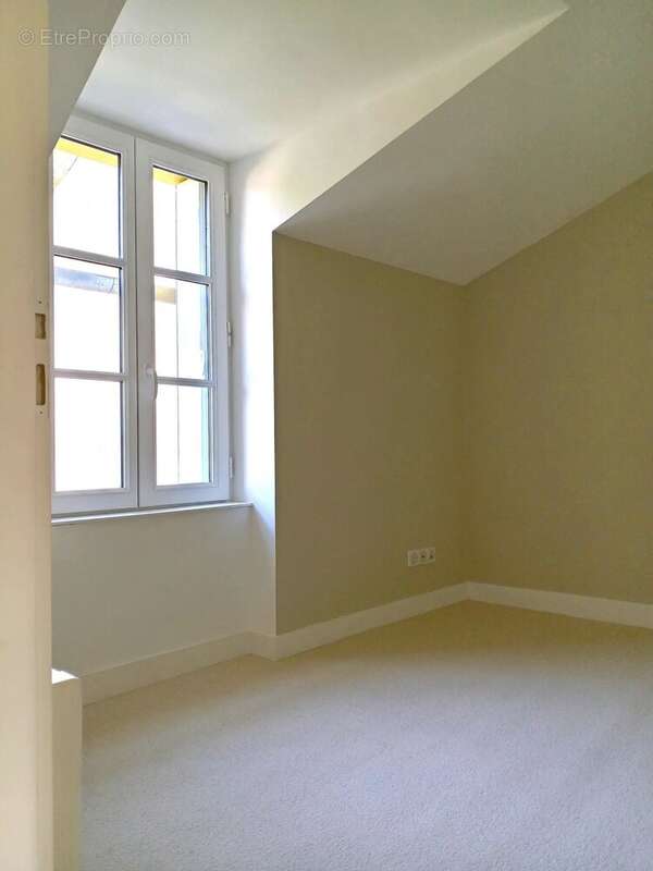 Maison à MAGNAC-LAVAL